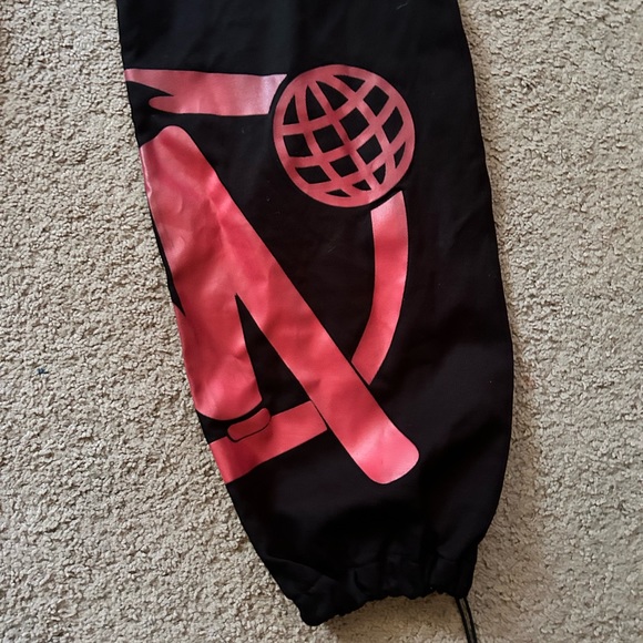 Size M Cargo Pants Black and Red - Picture 6 of 6